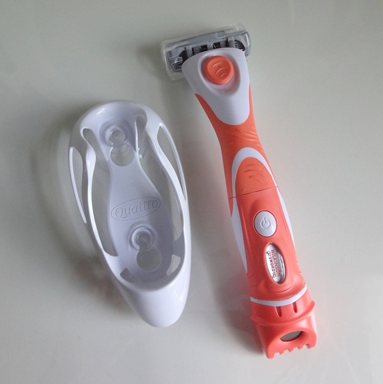 Picture of Wilkinson Sword Quattro for Woman Bikini Shaving Razor 1 Up